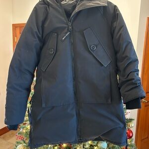Canada Goose  men's Olympia down parka  size small fits like medium NWT